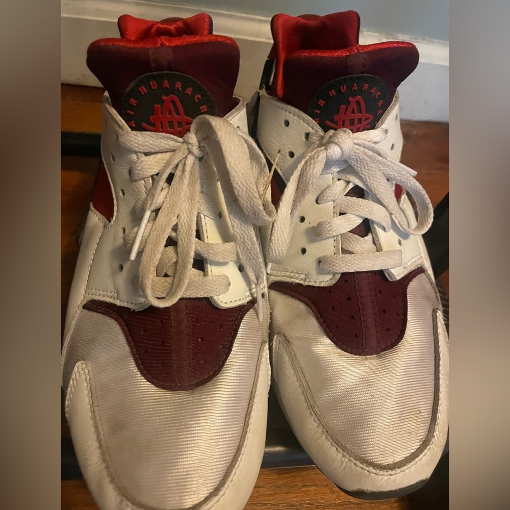 Nike Air Huaraches- Women Size 8